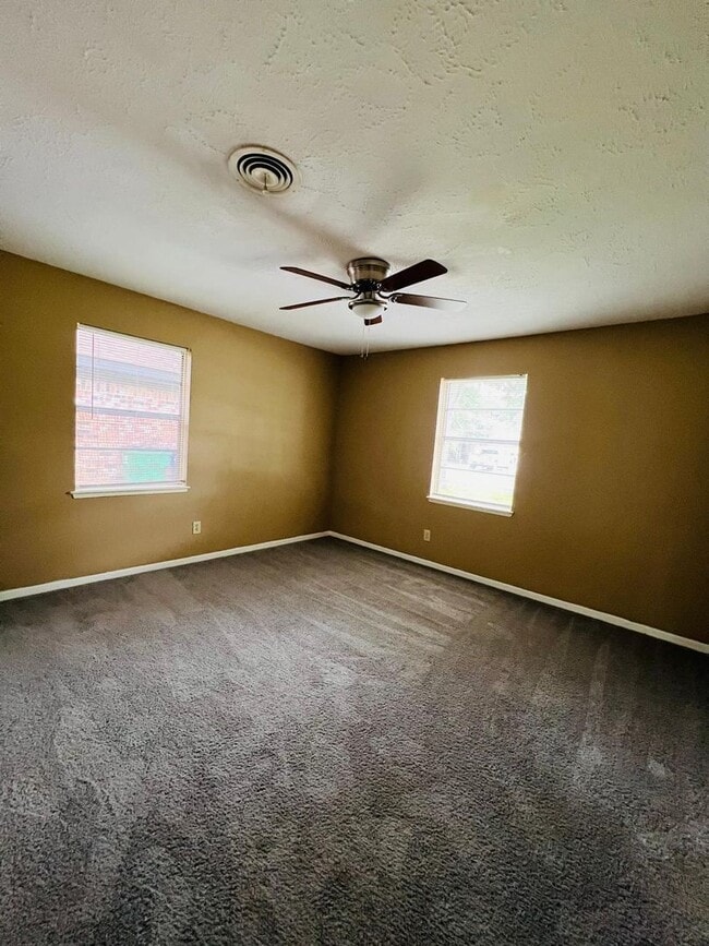 Building Photo - Beautiful 3 bedroom home in Angleton TX