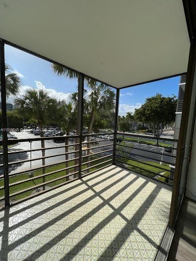 Building Photo - 20500 W Country Club Dr
