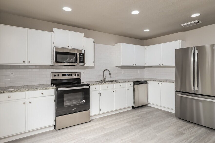 Building Photo - 10478 Tippecanoe