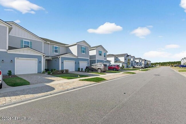 Building Photo - 260 Brandon Lks Dr