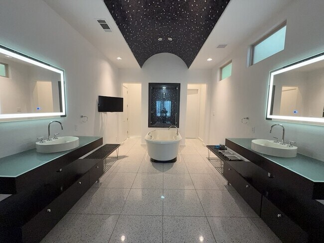 Building Photo - 4459 Lena Ln