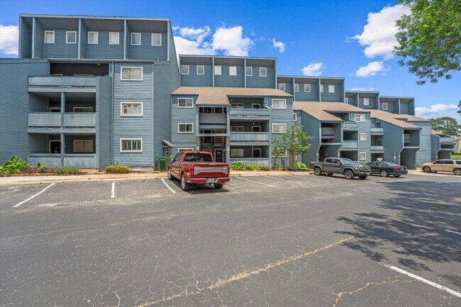 Building Photo - 12500 Melville Dr