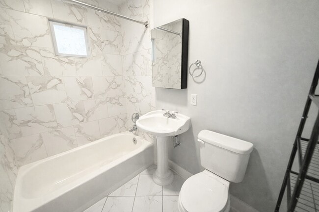 Building Photo - 3155 W Augusta Blvd