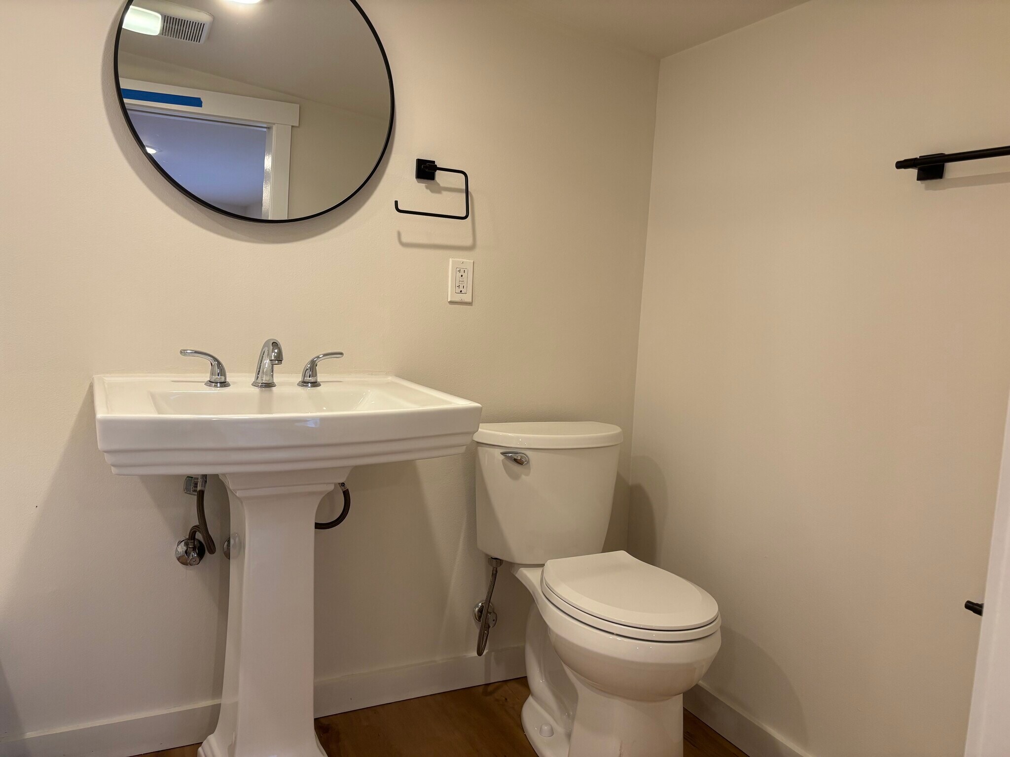 Building Photo - 2505 NE 140th St