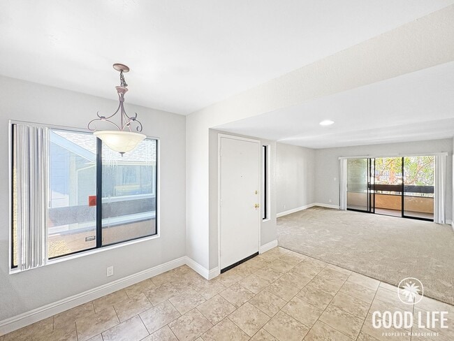 Building Photo - Light-Filled 2BD/2BA Top-Floor Condo in Mira Mesa with Granite Kitchen, Private Balcony & Pool