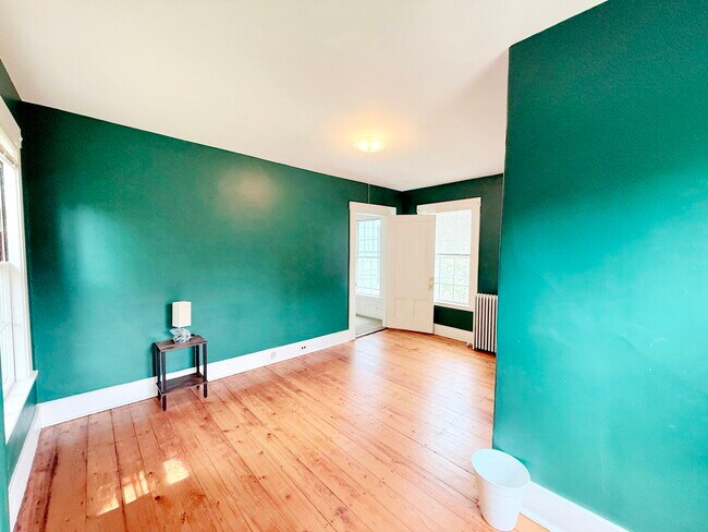Building Photo - 36 Maple Ave