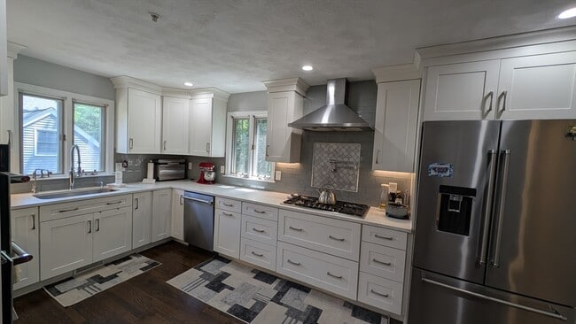 Building Photo - 20 Winterberry Way