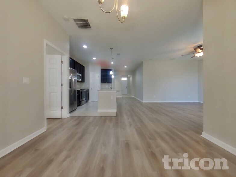 Building Photo - 37124 Scenic Ridge Dr