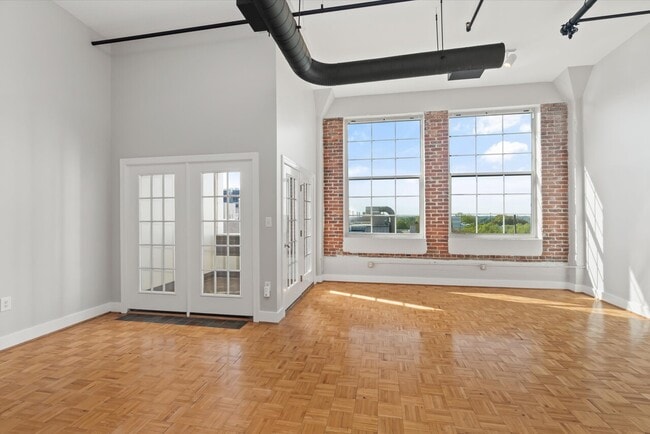 Building Photo - 101 N Chestnut St Apt 3
