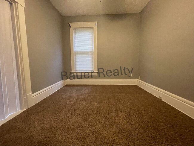 Building Photo - Large Four Bedroom Home