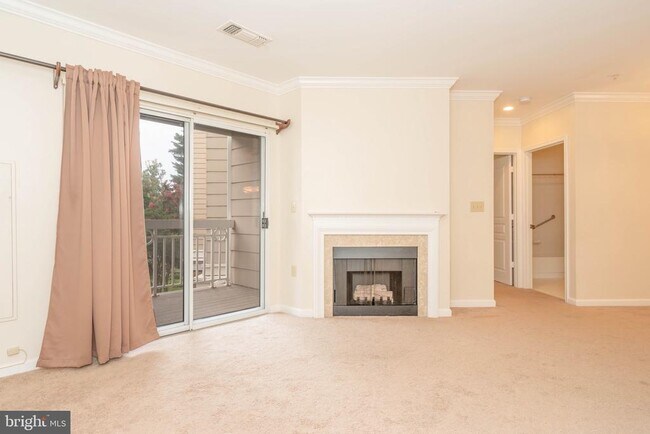 Building Photo - 2204 Westcourt Ln