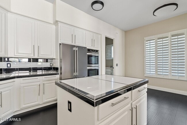 Building Photo - 8274 E Tailspin Ln