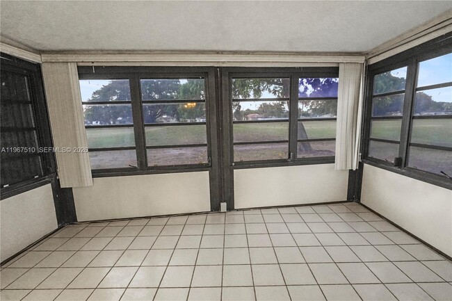 Building Photo - 9311 Wedgewood Dr