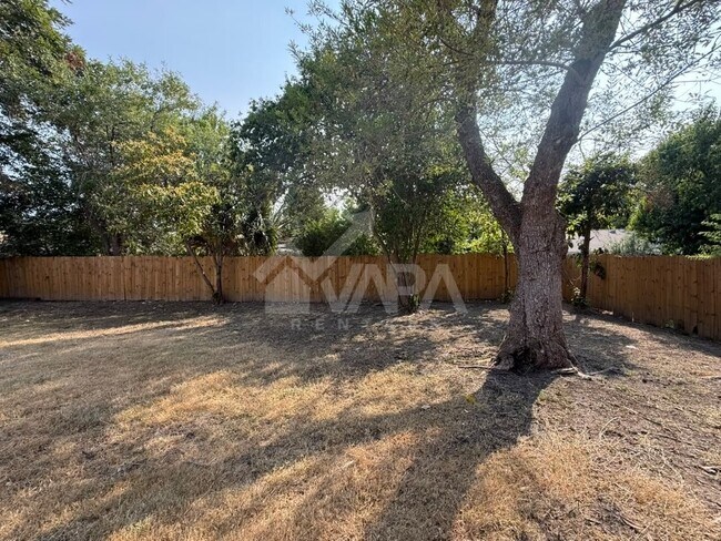 Building Photo - 4322 Las Cruces St