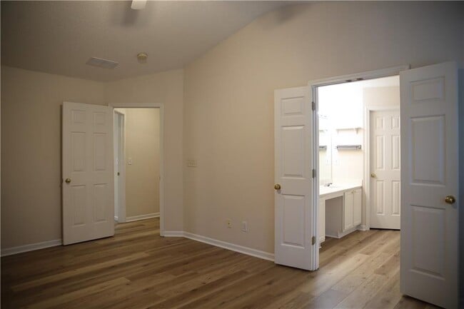 Building Photo - 5454 Medlock Corners Dr