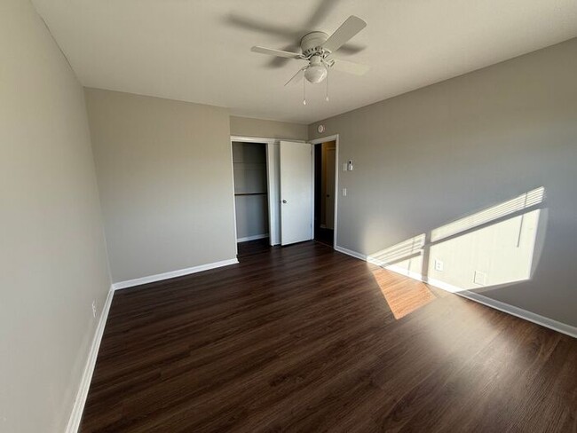 Building Photo - 2 Bedroom Unit was recently renovated. Live walking distance from the downtown square or steps fr...