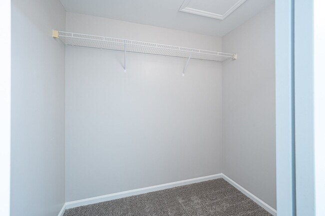 Building Photo - Updated 2 Bed, 2 Bath Condo in Charlotte