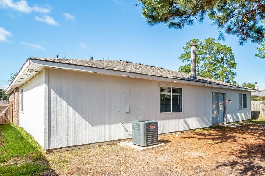 Building Photo - 28906 Loddington St