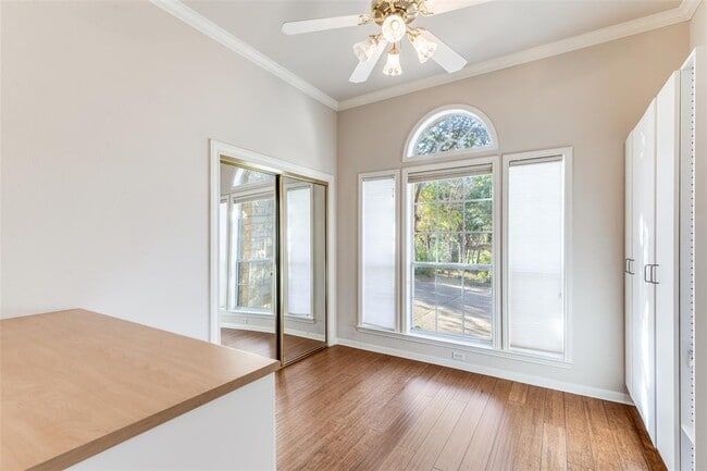 Building Photo - 6901 Bright Star Ln