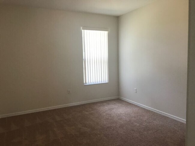 Building Photo - "Charming 3-Bedroomt with 2 Full Baths in Kissimmee – Your Spacious 1,839 Sq Ft Sanctuary Awaits!...