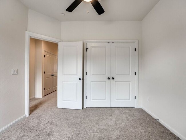 Building Photo - Luxury, Zero Maintenance Living Townhome