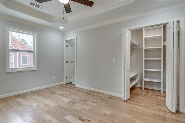 Building Photo - 2575 Barrylynn Dr