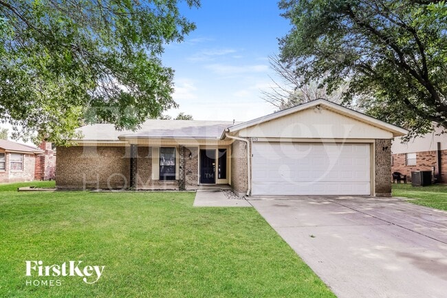 Building Photo - 813 Rose St