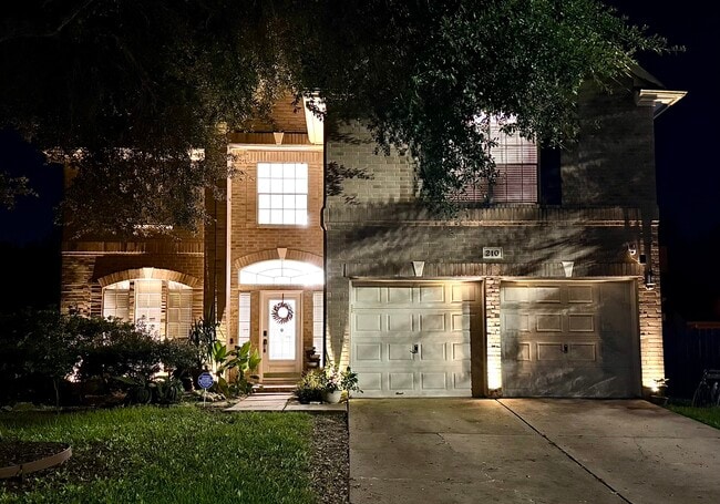 Building Photo - 210 Windrift Ct