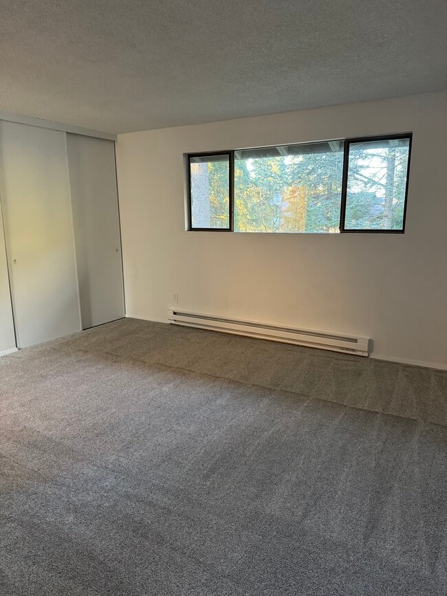 Building Photo - 1717 150th Ave SE