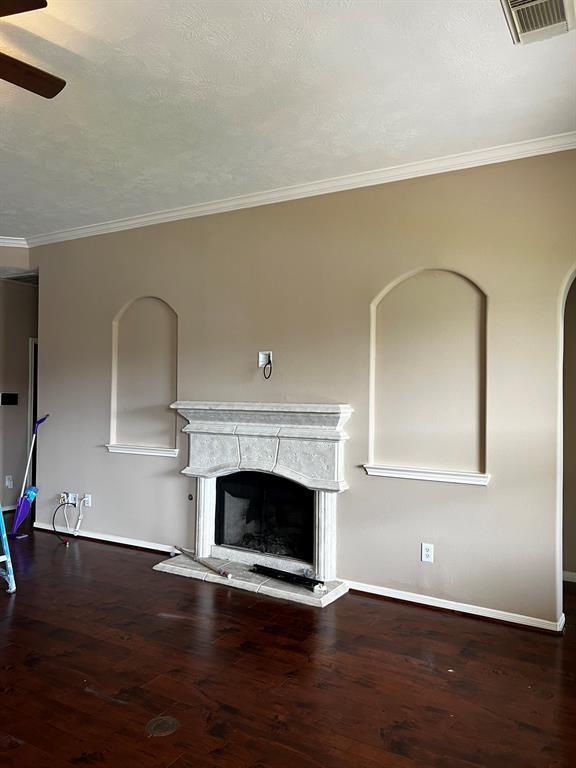 Building Photo - 2714 Lake Villa Dr