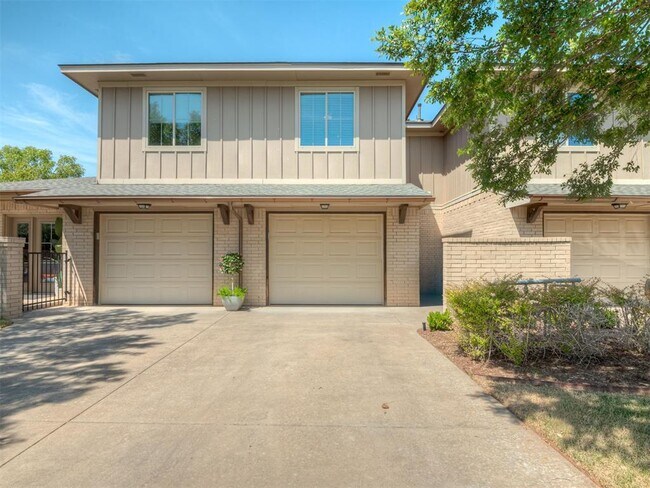 Building Photo - 2224 Kavanaugh Blvd