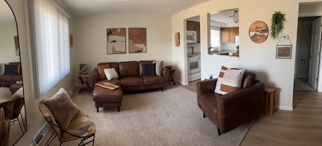 Building Photo - 426 Laverne Dr