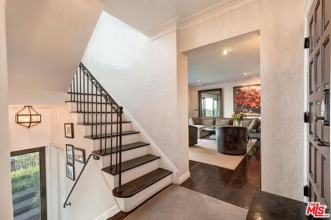 Building Photo - 6910 Los Tilos Rd