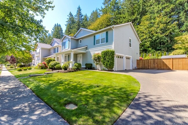 Building Photo - Beautiful upgraded 4 bedroom DuPont home with AC and sprinkler system