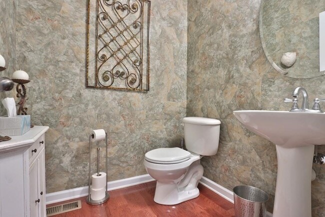 Building Photo - 501 Grove Field Ct NW