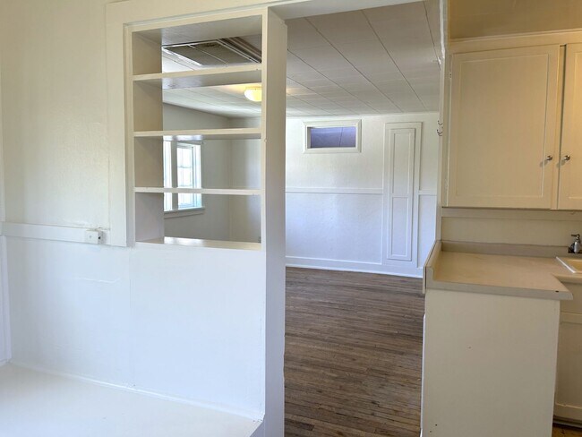 Building Photo - 115 Princeton Dr SE