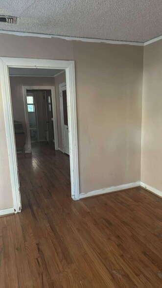 Building Photo - 2714 Scott Ave