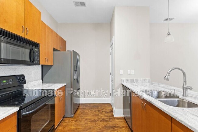 Building Photo - 709 N 4th St