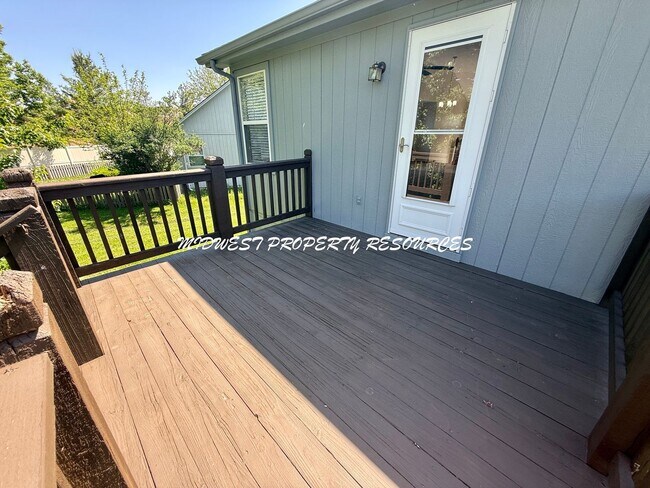 Building Photo - Amazing 3 Bedroom Townhouse!