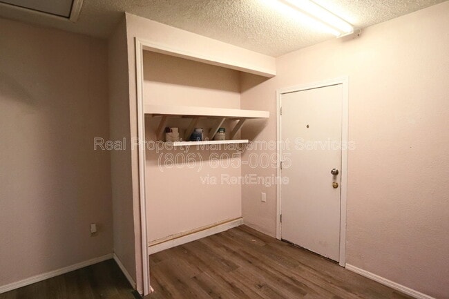 Building Photo - 8606 Avenue V