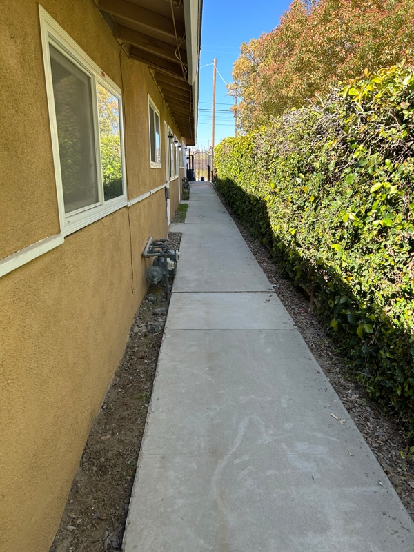 Building Photo - 924 Day Ave