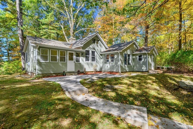 Primary Photo - 107 Meads Farm Rd