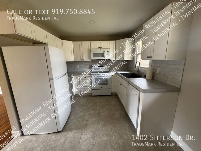 Building Photo - 1402 Sitterson Dr