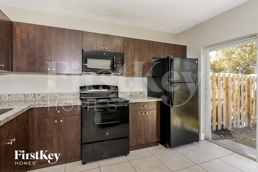 Building Photo - 27040 SW 119th Ct