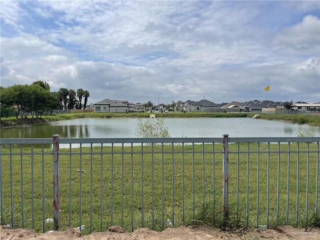 Building Photo - 12 Israel E Ave