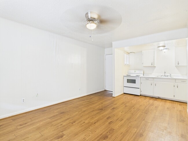 Building Photo - 308 Ehlinger Dr