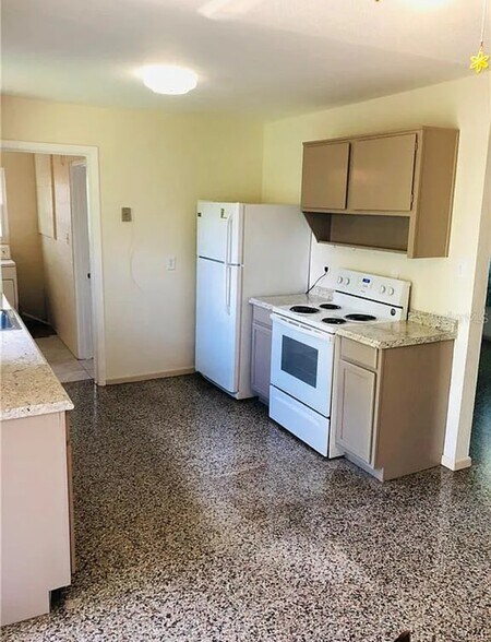 Building Photo - 5807 Colchester Dr