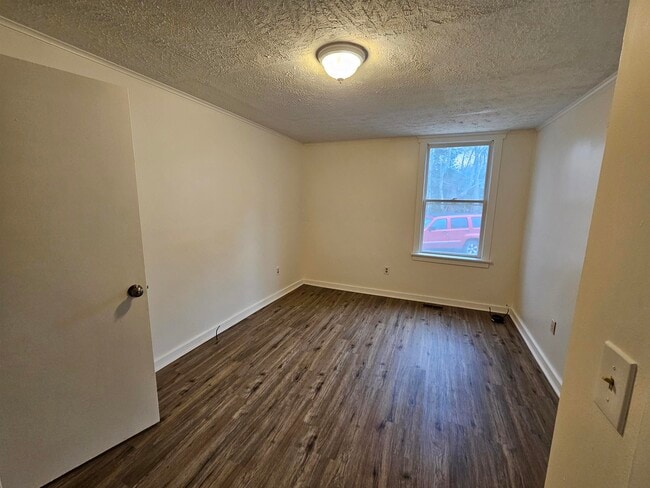 Building Photo - 71 Moultonville Rd