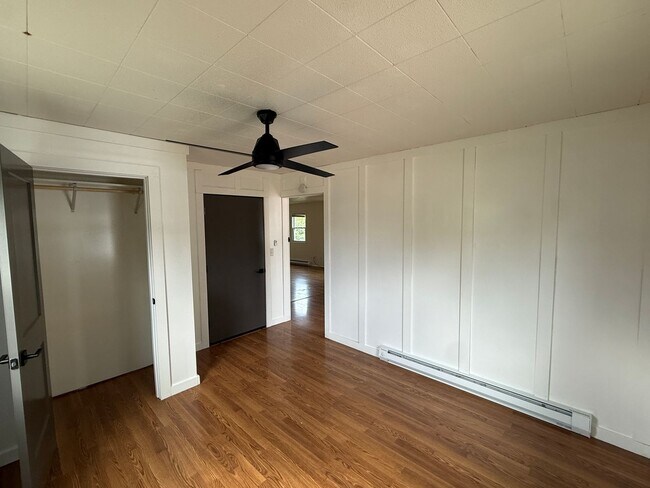 Building Photo - 3035 Pioneer Dr