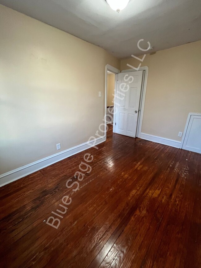 Building Photo - Beautiful 3 Bedroom 1 Bath in Upper Darby!